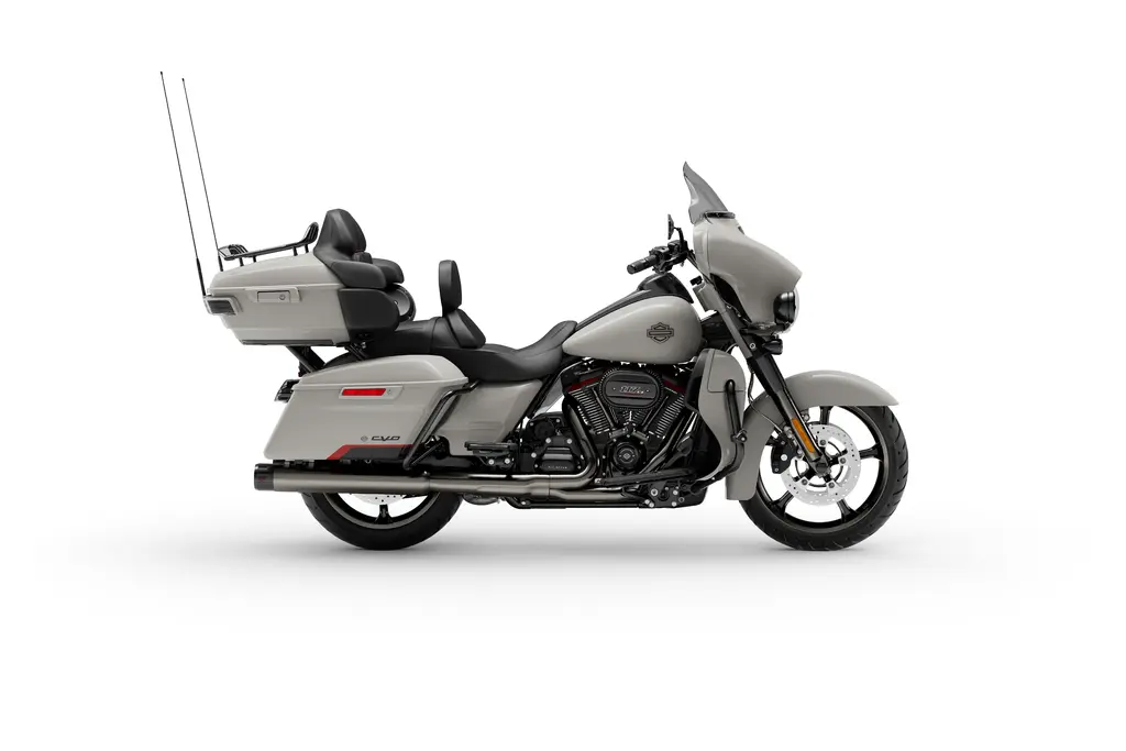Right-side studio view of a 2020 Harley-Davidson CVO Limited with a Tour-Pak and hard saddlebags.