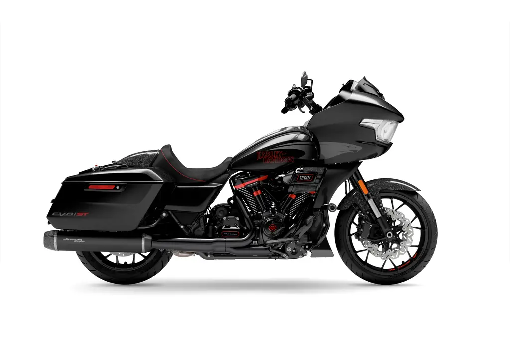 Right-side studio view of a 2024 Harley-Davidson CVO Road Glide ST FLTRXSTSE.