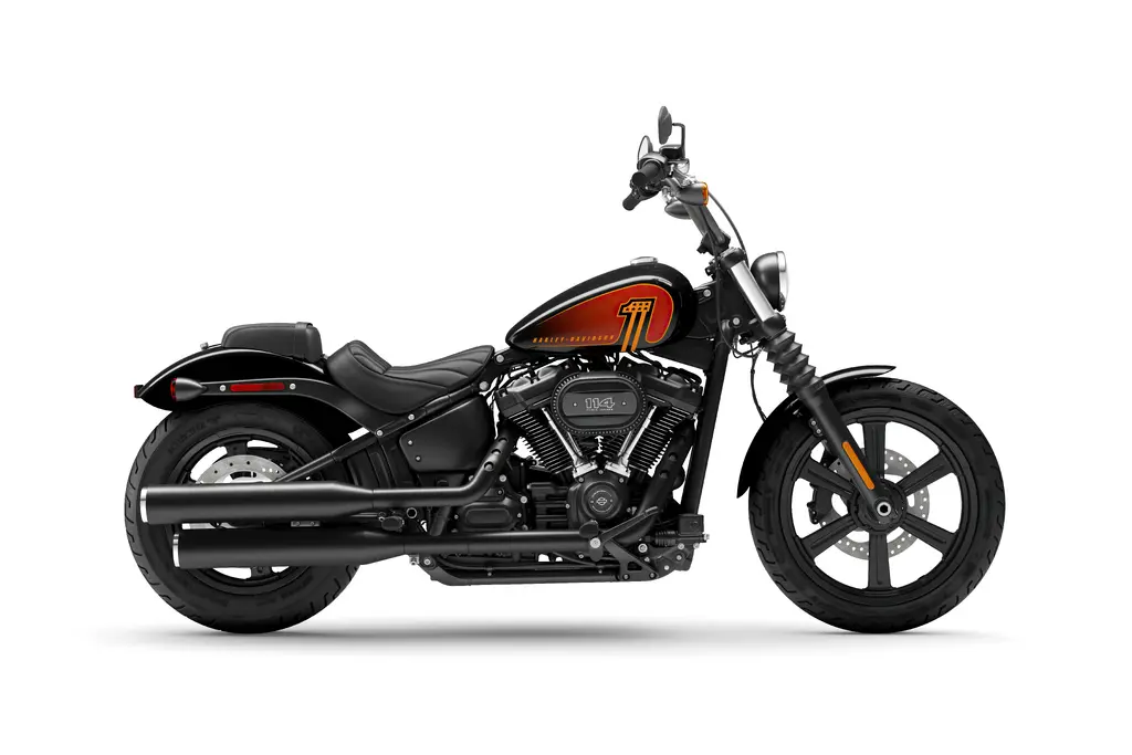 Right-side studio view of a 2023 Harley-Davidson Street Bob 114 FXBBS.