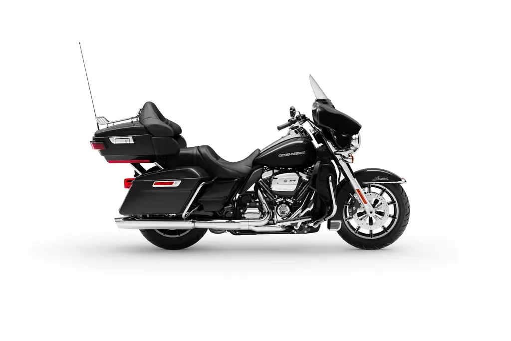 Right-side studio view of a 2019 Harley-Davidson Ultra Limited Low with a Tour-Pak and hard saddlebags.