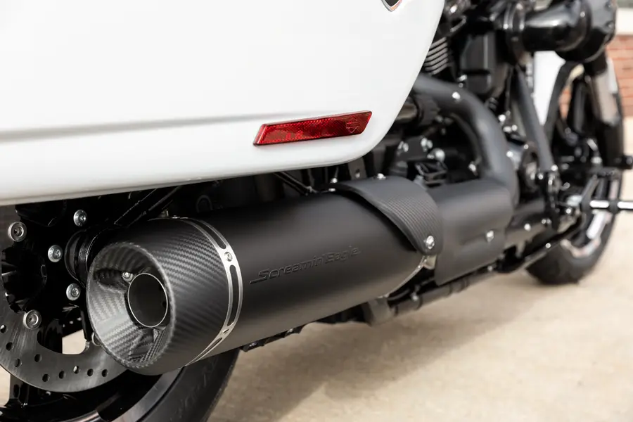 Screamin' Eagle Black High Flow exhaust on Milwaukee-Eight Softail
